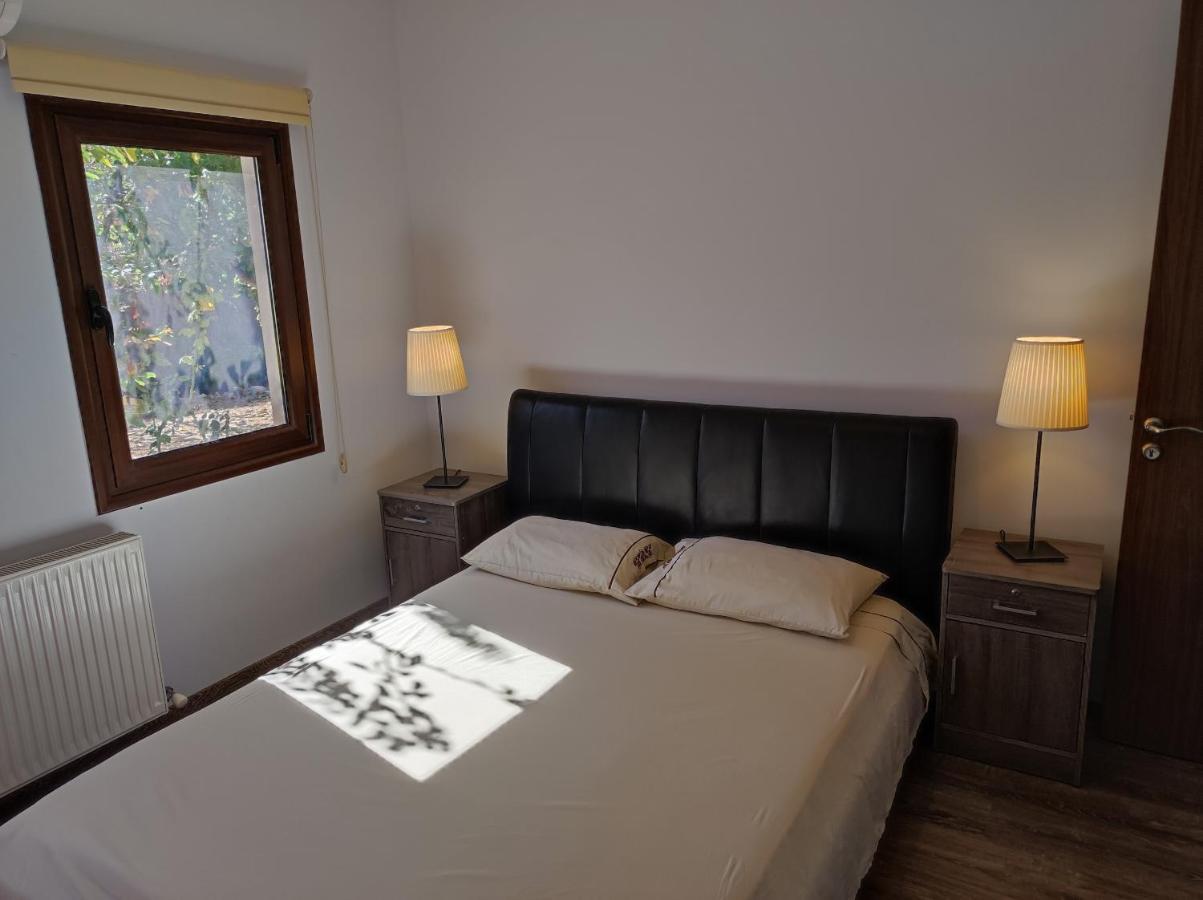 Roses Villa Trimiklini ภายนอก รูปภาพ